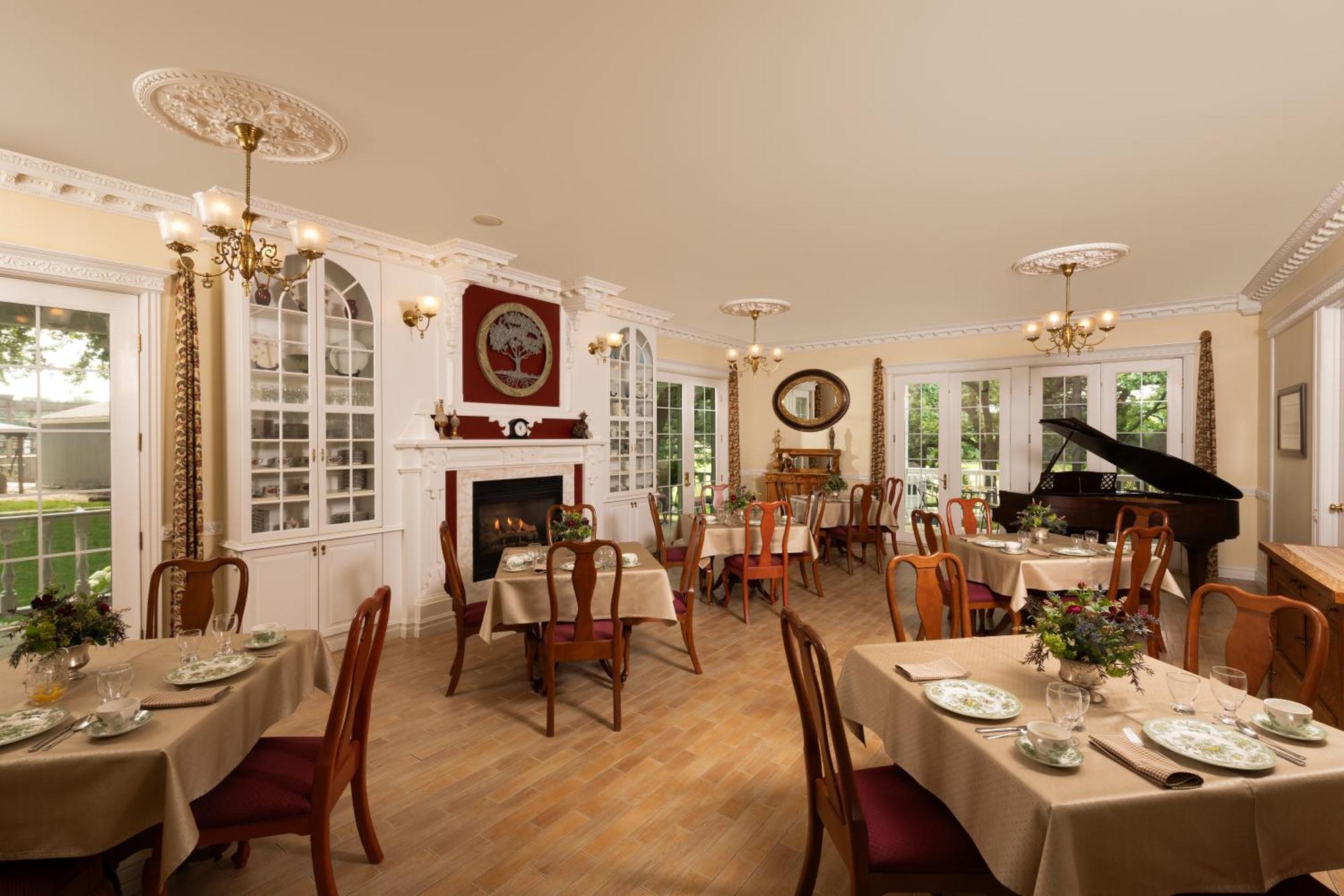 The Oakwood Inn Okoboji Εξωτερικό φωτογραφία