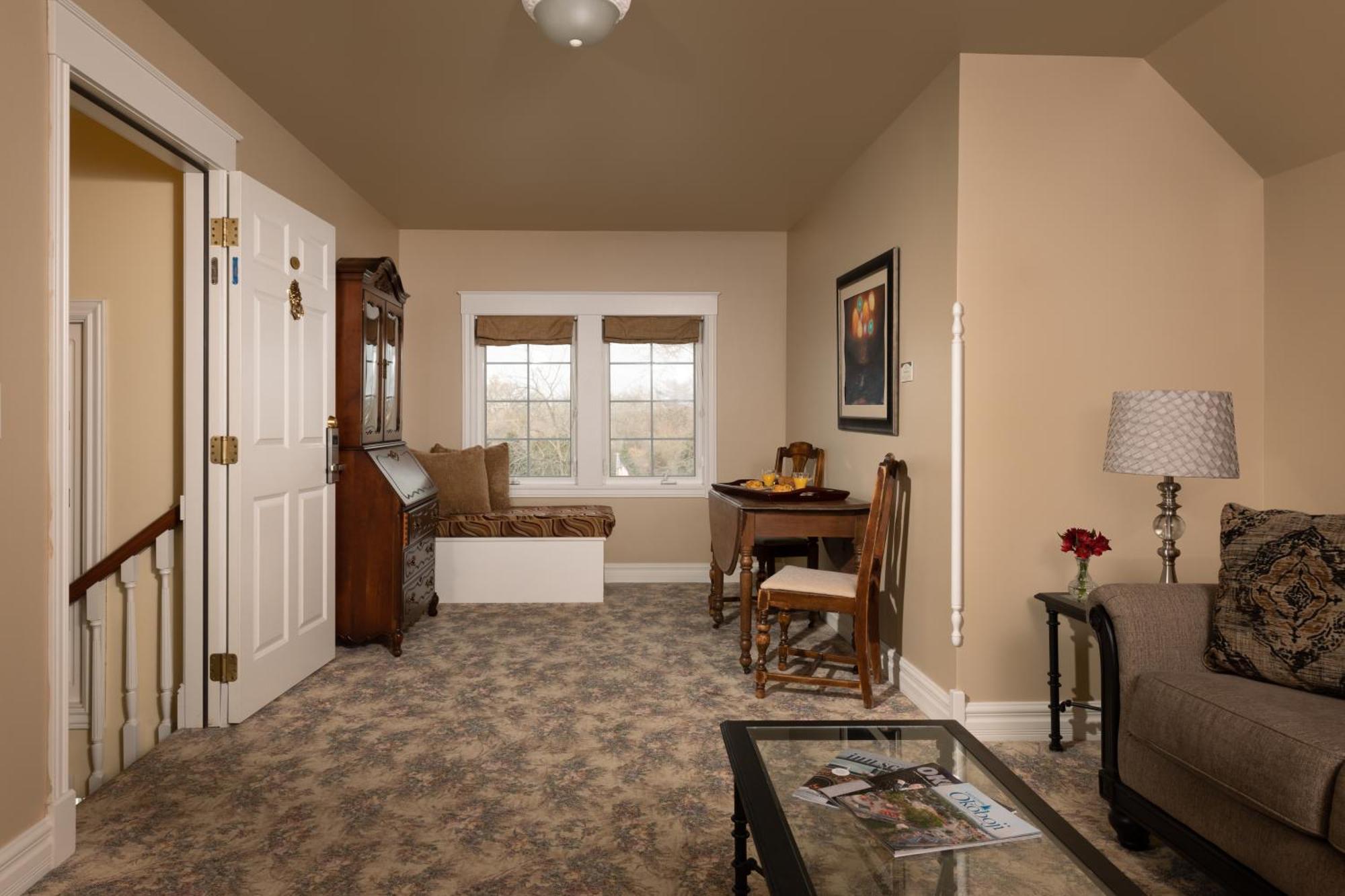 The Oakwood Inn Okoboji Εξωτερικό φωτογραφία