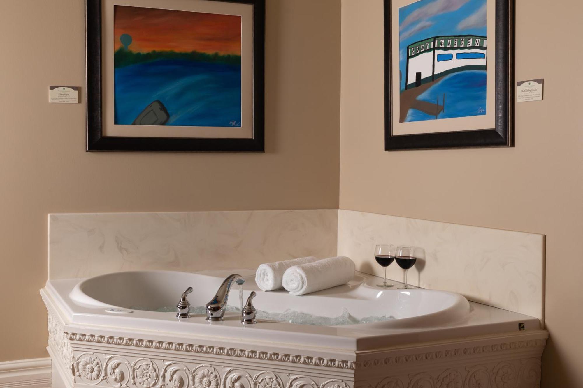 The Oakwood Inn Okoboji Εξωτερικό φωτογραφία