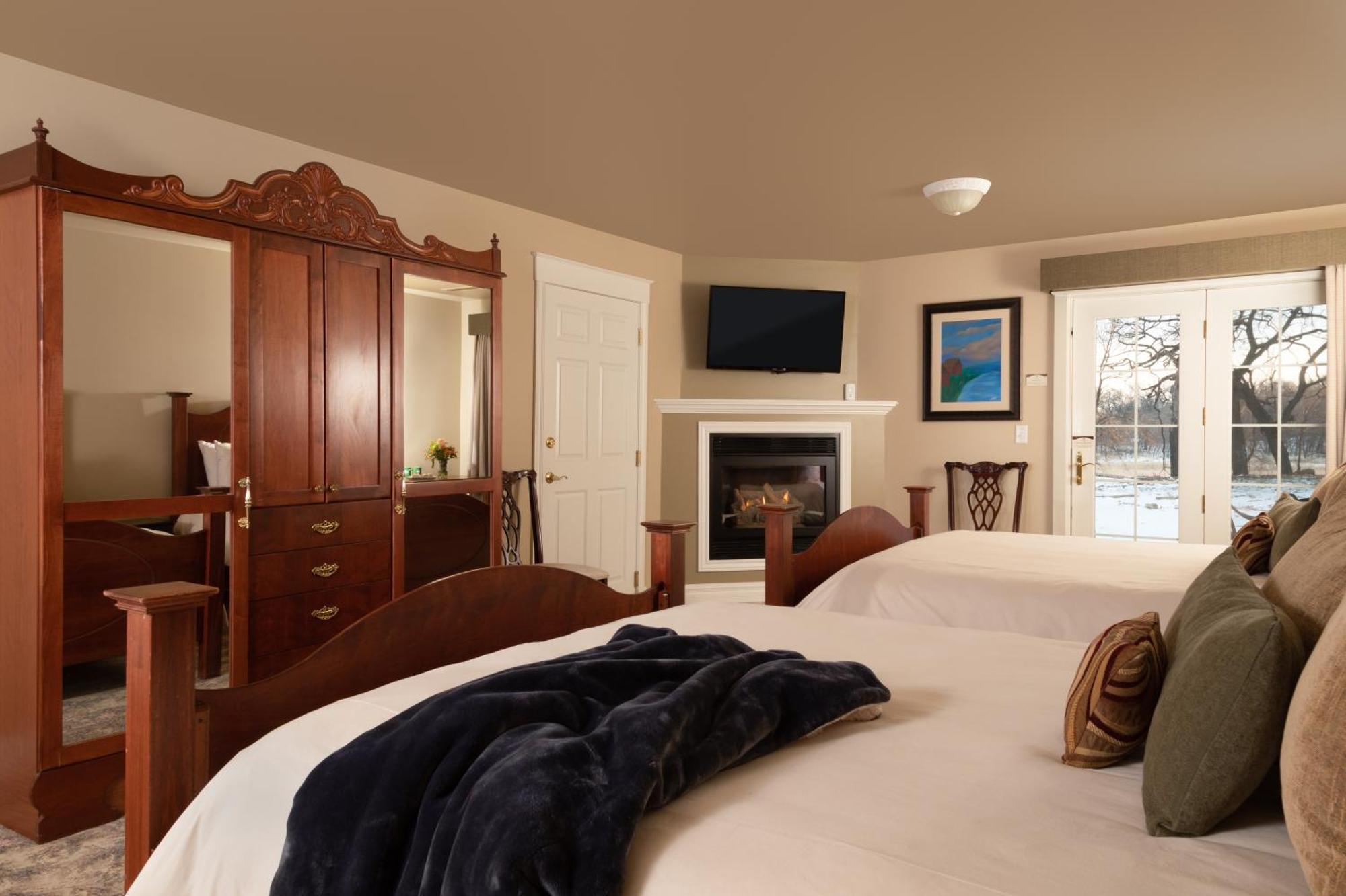 The Oakwood Inn Okoboji Εξωτερικό φωτογραφία